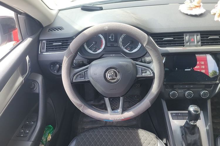 Used Skoda Octavia 2019 TSI280 DSG SmartDrive Luxury Edition China VI Steering Wheel