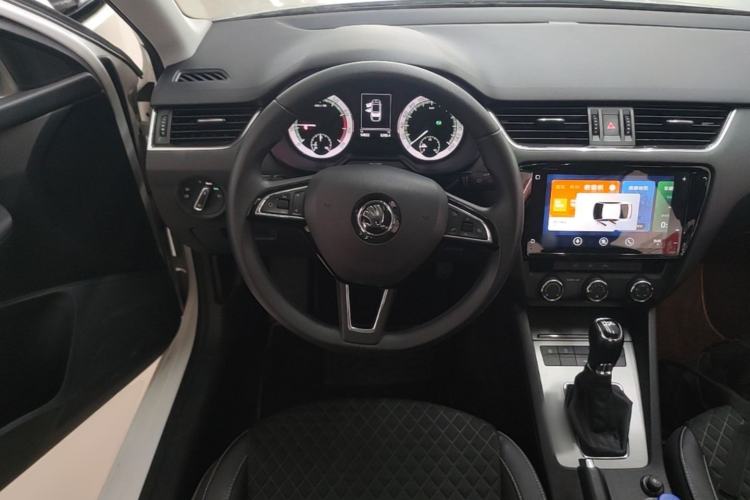 Used Skoda Octavia 2019 TSI280 DSG SmartDrive Luxury Edition China VI Steering Wheel