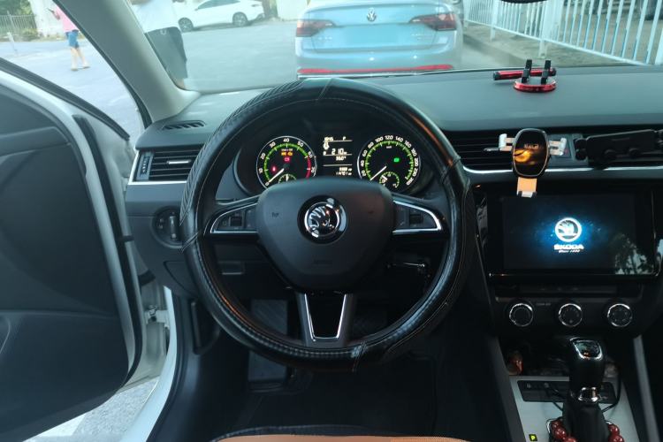 Used Skoda Octavia 2019 1.5L Automatic SmartDrive Comfort Edition China V Standard Steering Wheel