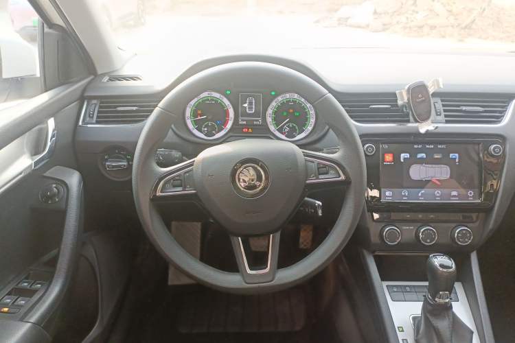 Used Skoda Octavia 2019 TSI230 DSG Luxury Edition Steering Wheel