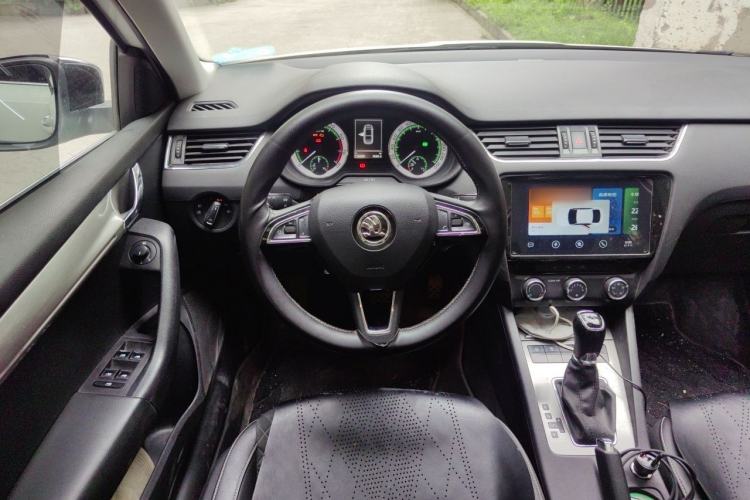 Used Skoda Octavia 2019 TSI280 DSG SmartDrive Luxury Edition China VI Steering Wheel