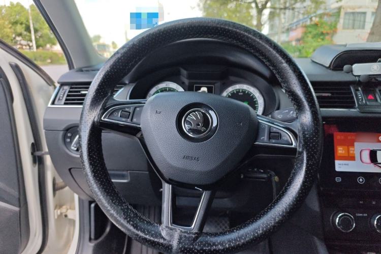 Used Skoda Octavia 2019 TSI280 DSG SmartDrive Luxury Edition China V Standard Steering Wheel