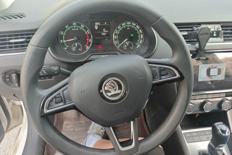 Used Skoda Octavia 2019 1.5L Automatic SmartDrive Comfort Edition China VI Standard Steering Wheel