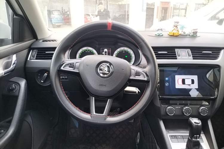 Used Skoda Octavia 2019 1.5L Automatic Smart Drive Luxury Edition China VI Standard Steering Wheel