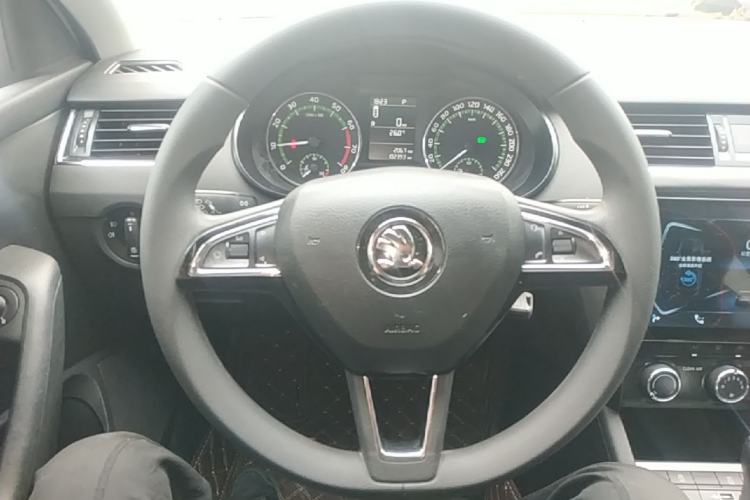 Used Skoda Octavia 2019 1.5L Automatic SmartDrive Comfort Edition China VI Standard Steering Wheel