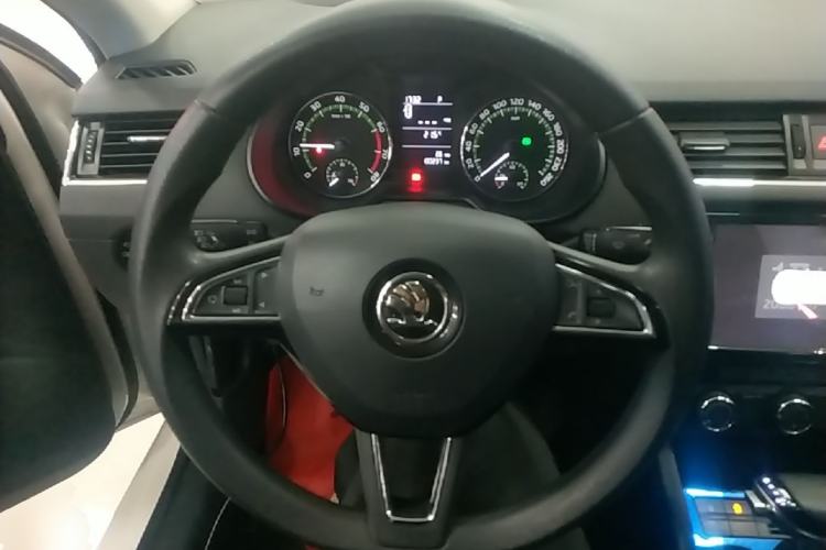 Used Skoda Octavia 2019 1.5L Automatic Comfort Edition Steering Wheel