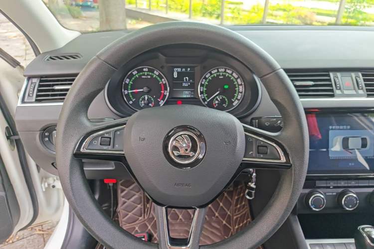 Used Skoda Octavia 2019 1.5L Automatic SmartDrive Comfort Edition China V Standard Steering Wheel
