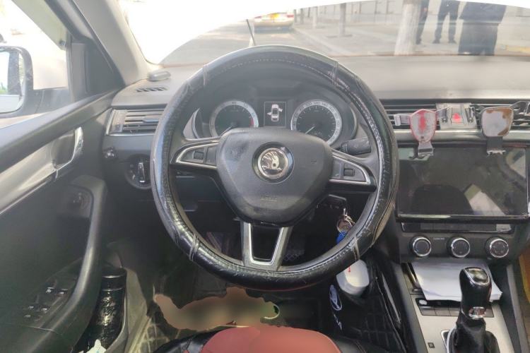 Used Skoda Octavia 2019 1.5L Automatic Smart Drive Luxury Edition China V Standard Steering Wheel