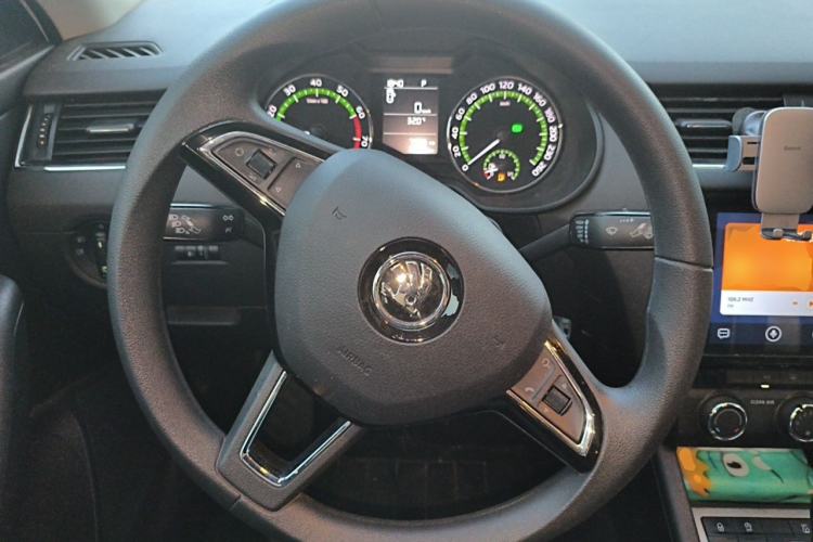 Used Skoda Octavia 2019 TSI230 DSG SmartDrive Comfort Edition China V Standard Steering Wheel
