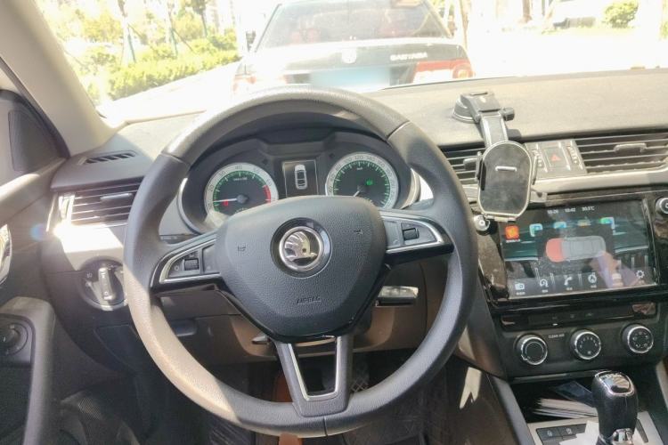 Used Skoda Octavia 2019 TSI230 DSG Luxury Edition Steering Wheel