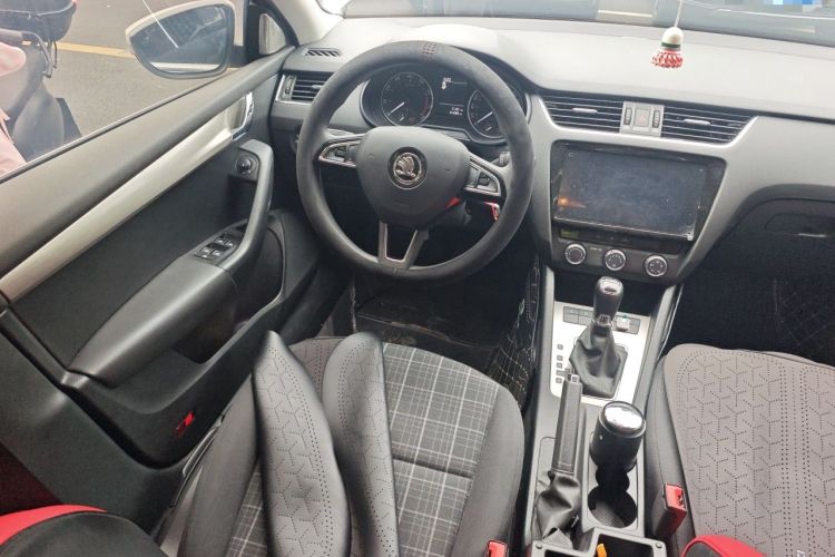 Used Skoda Octavia 2019 TSI230 DSG SmartDrive Comfort Edition China V Standard Steering Wheel