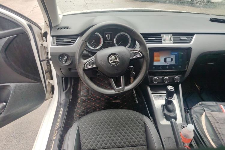 Used Skoda Octavia 2019 TSI280 DSG SmartDrive Luxury Edition China VI Steering Wheel