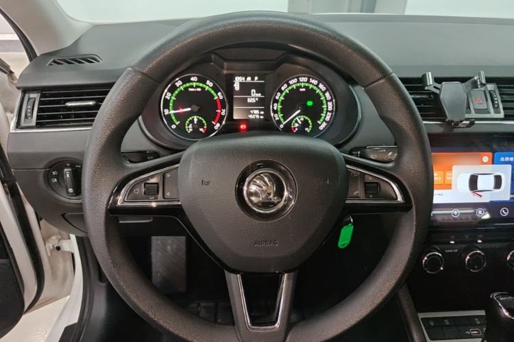 Used Skoda Octavia 2019 1.5L Automatic SmartDrive Comfort Edition China VI Standard Steering Wheel