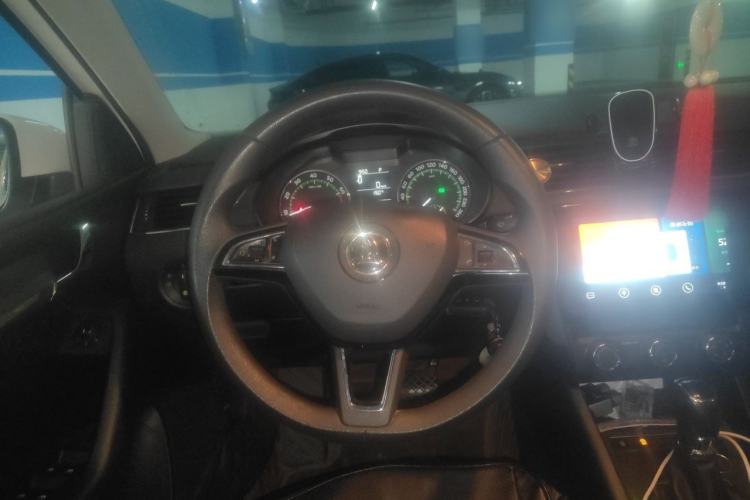 Used Skoda Octavia 2019 1.5L Automatic SmartDrive Comfort Edition China VI Standard Steering Wheel