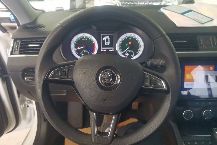 Used Skoda Octavia 2019 TSI280 DSG Luxury Edition Station Wagon China VI Standard Steering Wheel