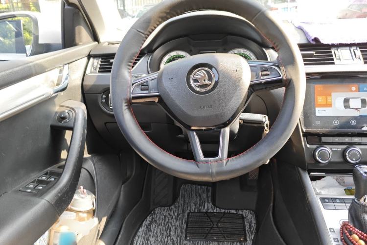 Used Skoda Octavia 2019 TSI230 DSG SmartDrive Luxury Edition China VI Steering Wheel
