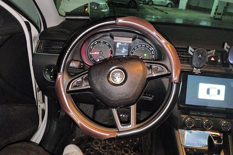 Used Skoda Octavia 2019 1.5L Automatic SmartDrive Comfort Edition China V Standard Steering Wheel