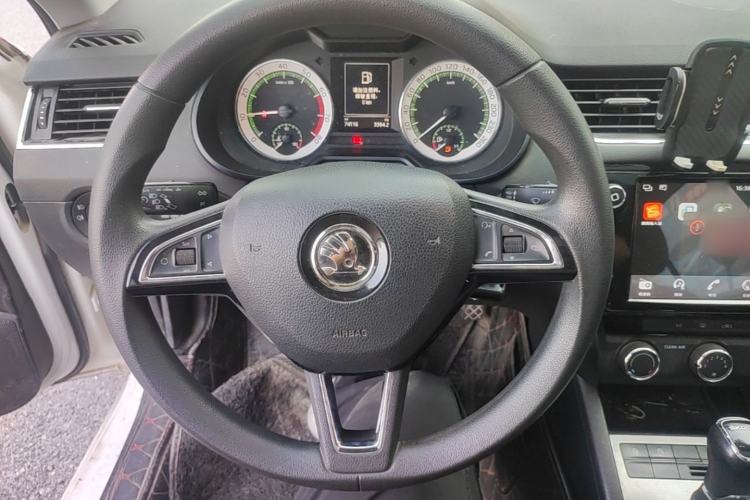 Used Skoda Octavia 2019 1.5L Automatic Luxury Edition Steering Wheel