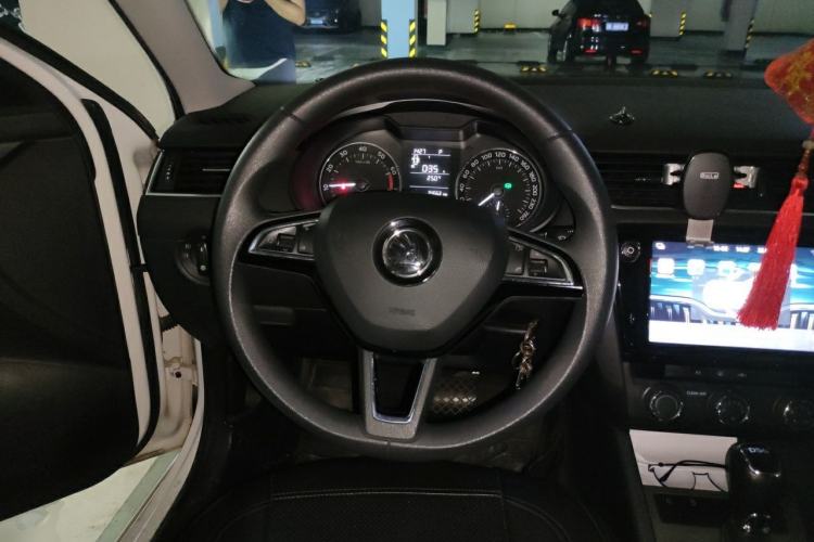 Used Skoda Octavia 2019 TSI230 DSG Comfort Edition Steering Wheel