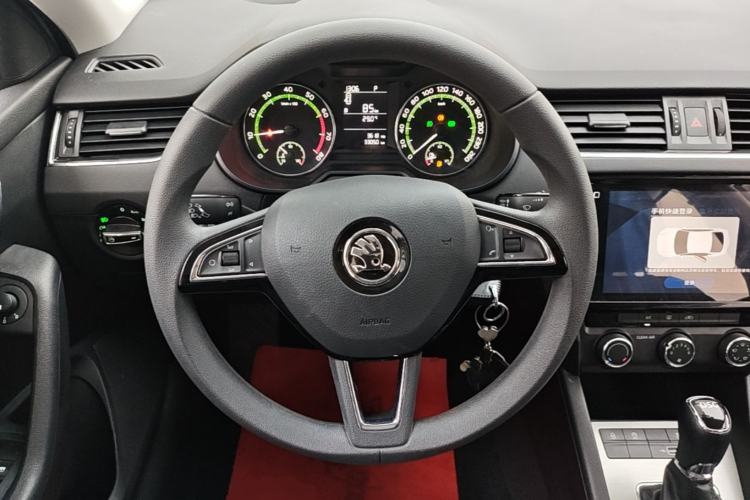 Used Skoda Octavia 2019 TSI230 DSG Smart & Comfort Edition China VI Standard Steering Wheel