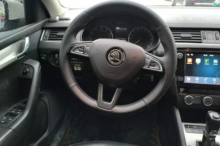 Used Skoda Octavia 2019 1.5L Automatic Comfort Edition Steering Wheel
