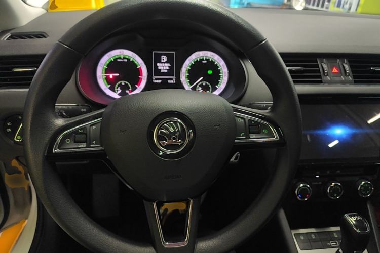 Used Skoda Octavia 2019 TSI280 DSG SmartDrive Luxury Edition China V Standard Steering Wheel