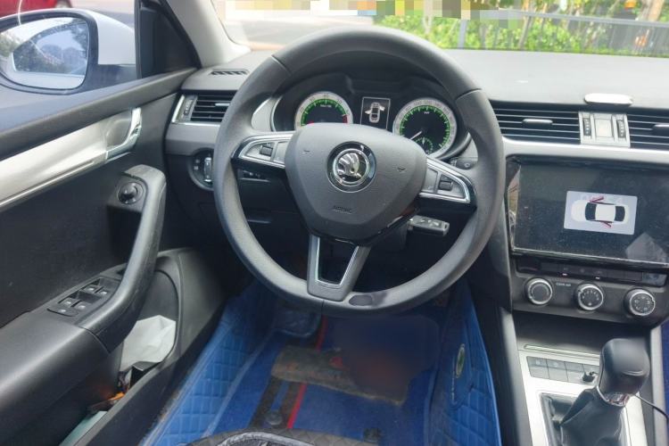 Used Skoda Octavia 2019 1.5L Manual SmartDrive Luxury Edition China V Standard Steering Wheel