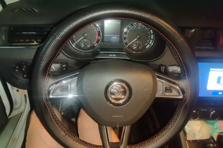 Used Skoda Octavia 2019 1.5L Automatic SmartDrive Comfort Edition China VI Standard Steering Wheel