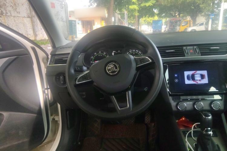 Used Skoda Octavia 2019 TSI230 DSG SmartDrive Comfort Edition China V Standard Steering Wheel