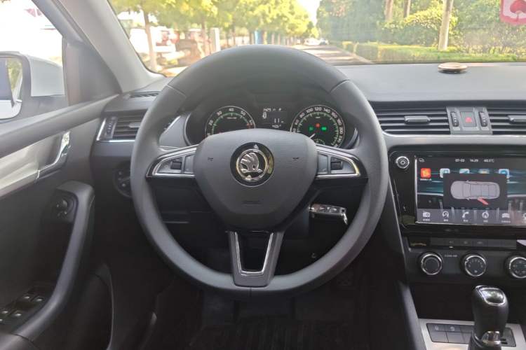 Used Skoda Octavia 2019 1.5L Automatic Comfort Edition Steering Wheel