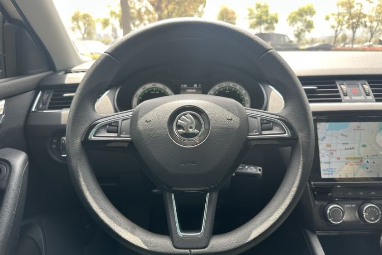 Used Skoda Octavia 2019 TSI280 DSG Luxury Edition Station Wagon China VI Standard Steering Wheel