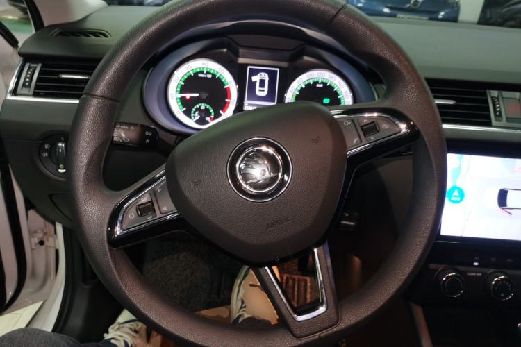 Used Skoda Octavia 2019 TSI280 DSG Luxury Edition Station Wagon China VI Standard Steering Wheel