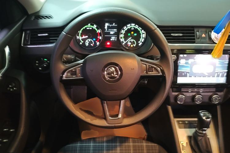 Used Skoda Octavia 2019 1.5L Automatic Comfort Edition Steering Wheel