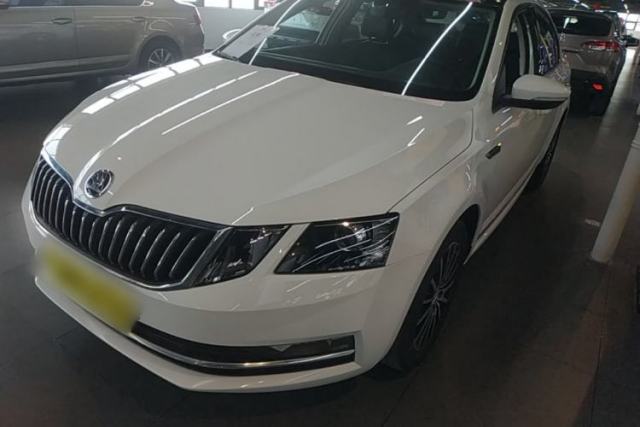 Used Skoda Octavia 2019 1.5L Automatic Smart Drive Luxury Edition China VI Standard