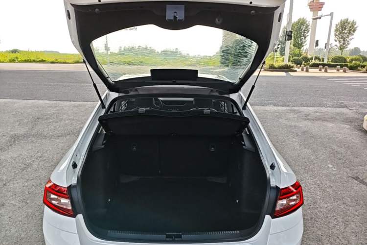 Used Skoda Octavia 2019 TSI230 DSG Luxury Edition Trunk