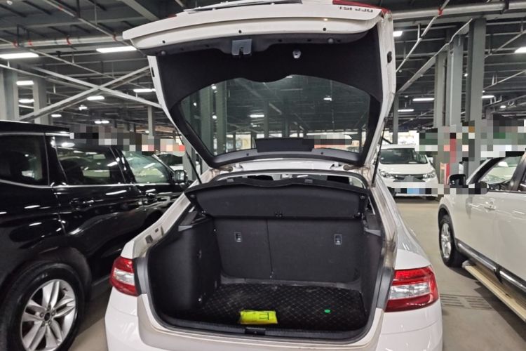 Used Skoda Octavia 2019 TSI230 DSG SmartDrive Luxury Edition China VI Trunk