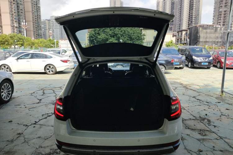 Used Skoda Octavia 2019 TSI280 DSG Flagship Wagon China VI Standard Trunk