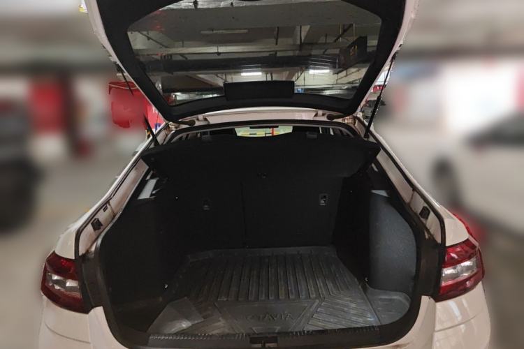 Used Skoda Octavia 2019 1.5L Manual Standard Edition China VI Trunk