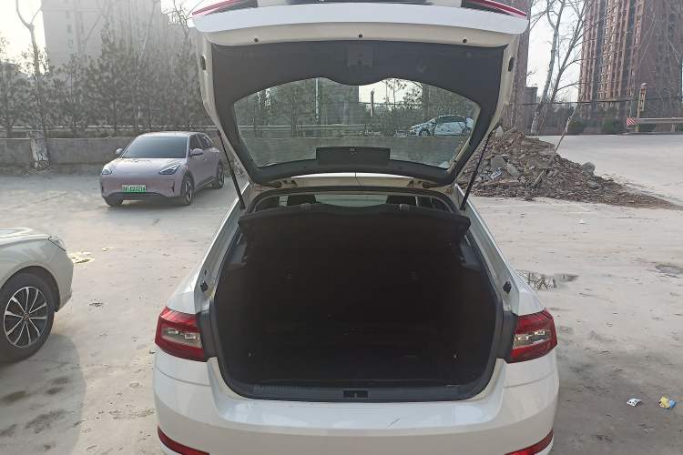 Used Skoda Octavia 2019 TSI230 DSG Luxury Edition Trunk