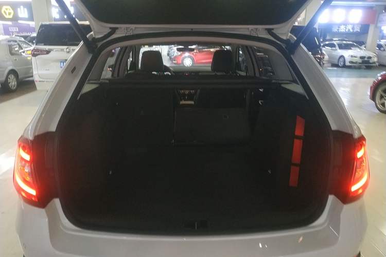 Used Skoda Octavia 2019 TSI280 DSG Luxury Edition Station Wagon China VI Standard Trunk