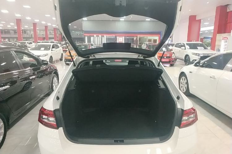 Used Skoda Octavia 2019 1.5L Automatic Comfort Edition Trunk