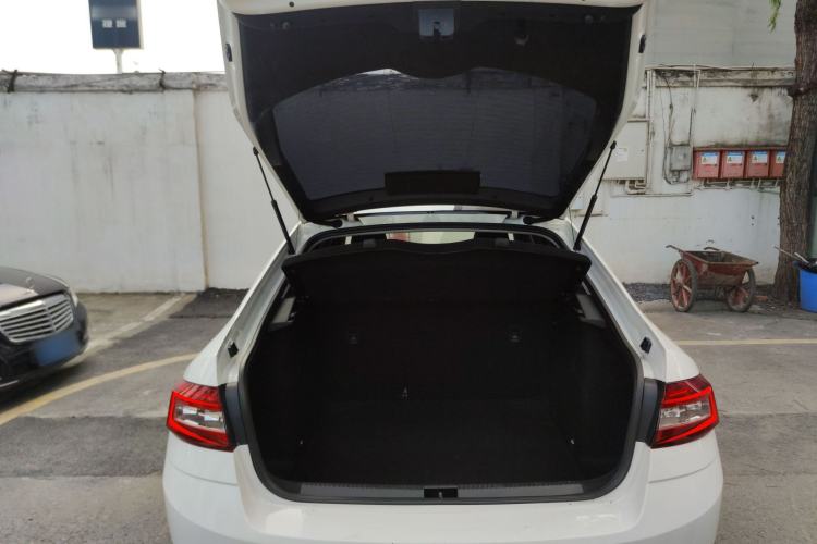 Used Skoda Octavia 2019 TSI280 DSG SmartDrive Luxury Edition China V Standard Trunk