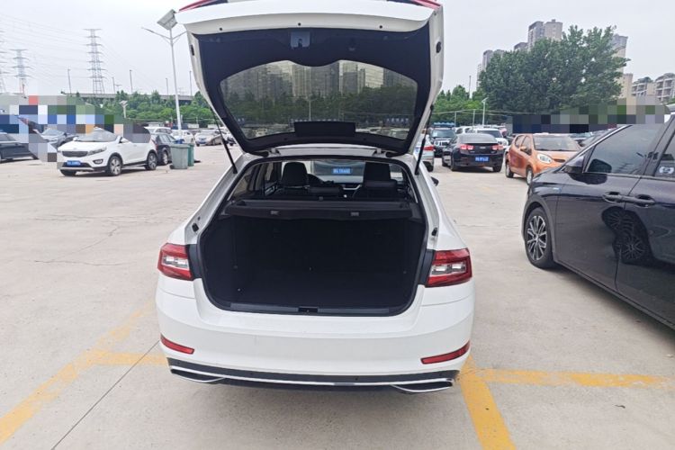 Used Skoda Octavia 2019 1.5L Automatic Smart Drive Luxury Edition China VI Standard Trunk
