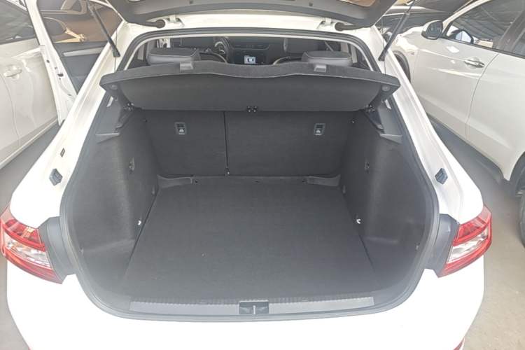 Used Skoda Octavia 2019 1.5L Automatic Smart Drive Luxury Edition China V Standard Trunk