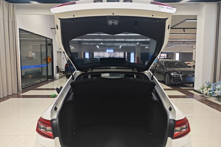 Used Skoda Octavia 2019 TSI280 DSG Luxury Edition Trunk