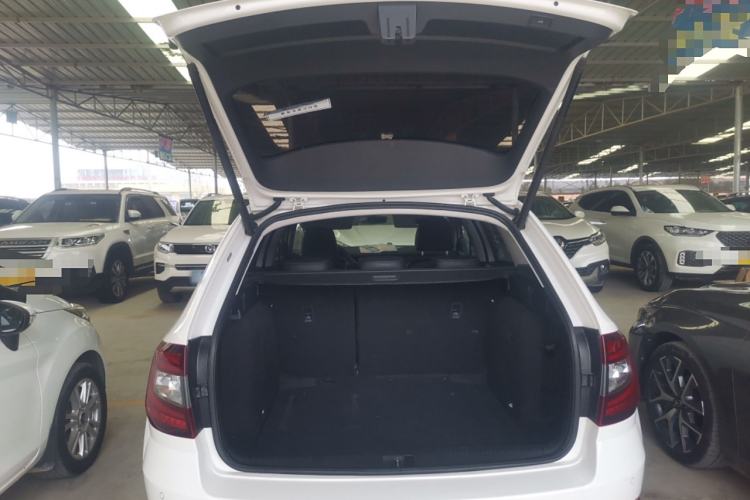 Used Skoda Octavia 2019 TSI280 DSG Luxury Edition Station Wagon China VI Standard Trunk