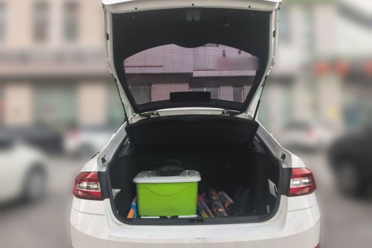 Used Skoda Octavia 2019 1.5L Manual Luxury Edition Trunk