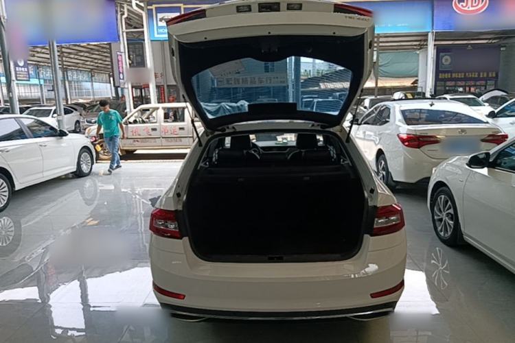Used Skoda Octavia 2019 TSI230 DSG SmartDrive Luxury Edition China V Standard Trunk