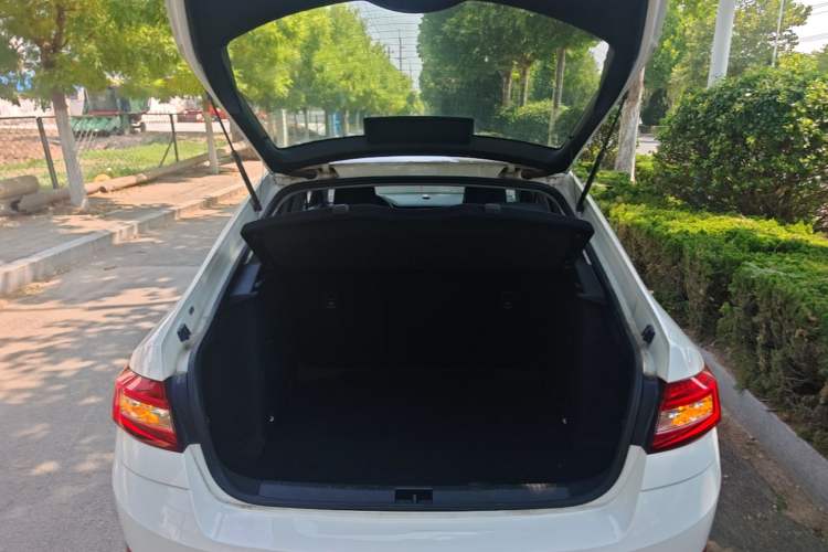 Used Skoda Octavia 2019 1.5L Automatic Comfort Edition Trunk