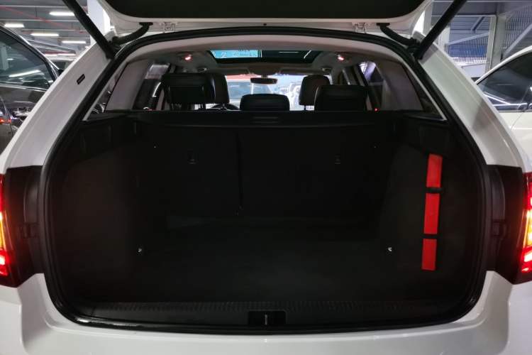 Used Skoda Octavia 2019 TSI280 DSG Luxury Edition Station Wagon China VI Standard Trunk
